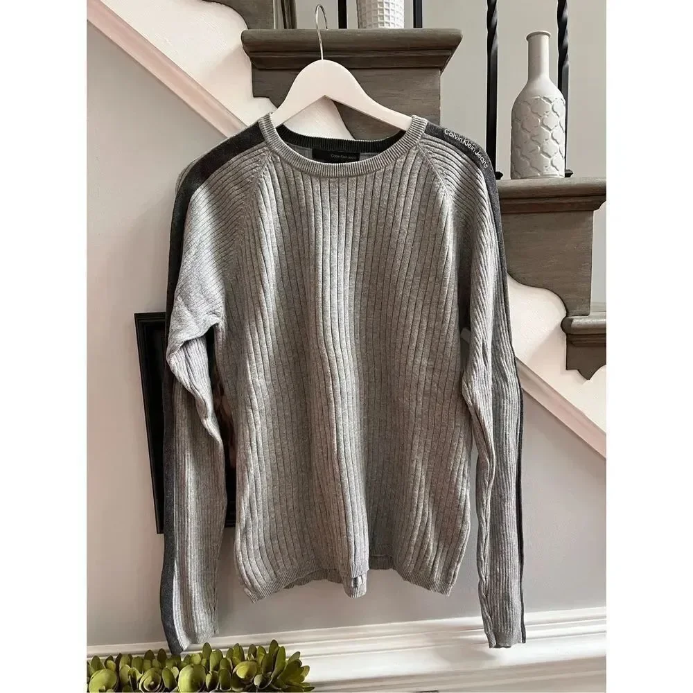 Calvin Klein Jeans Gray Logo Shoulder Sweater sz M